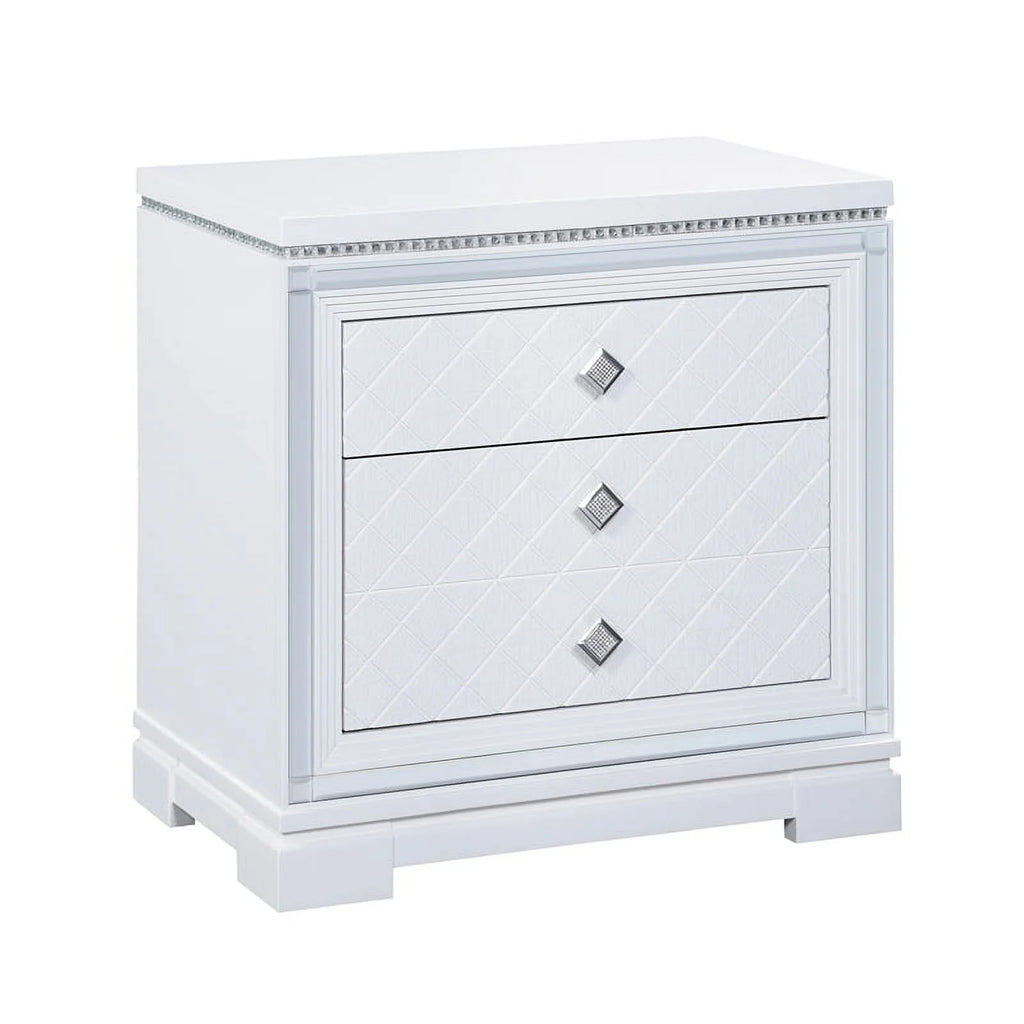 4-Piece Wood California King Bedroom Set in White K777485