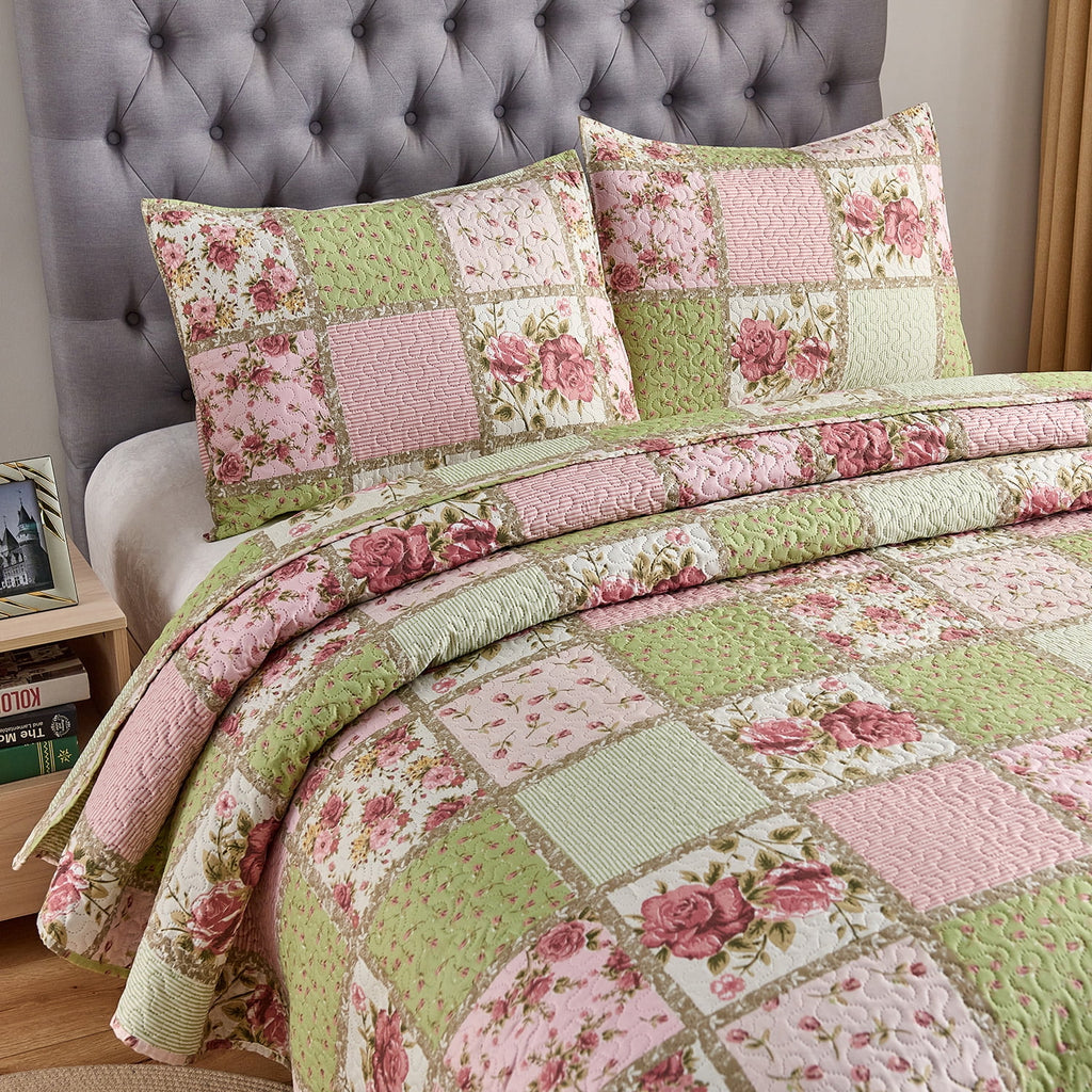 3-Piece Queen Size Reversible Quilt Set K111