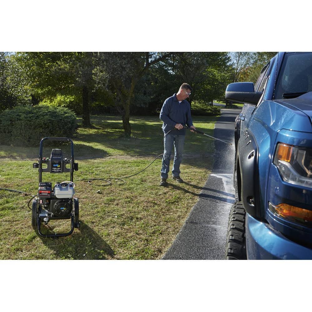 2,700 PSI 2.3 GPM Gas Pressure Washer E94315