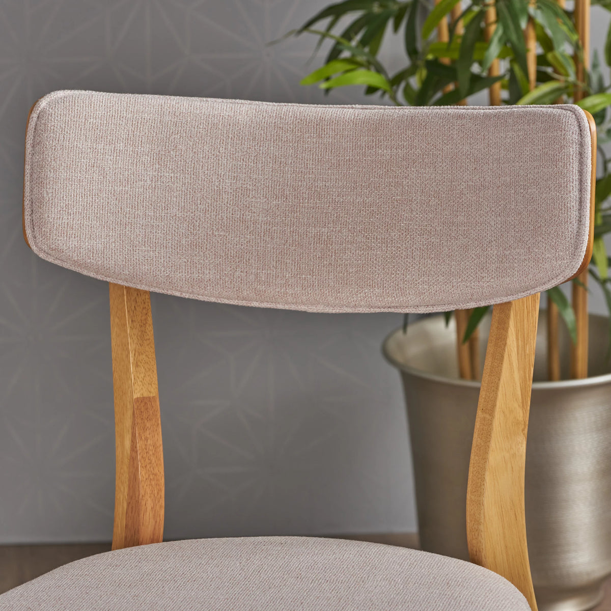 Light Beige Fabric Dining Chairs E2555