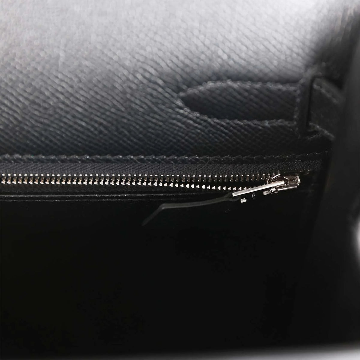 Black 32 Leather Handbag K653383