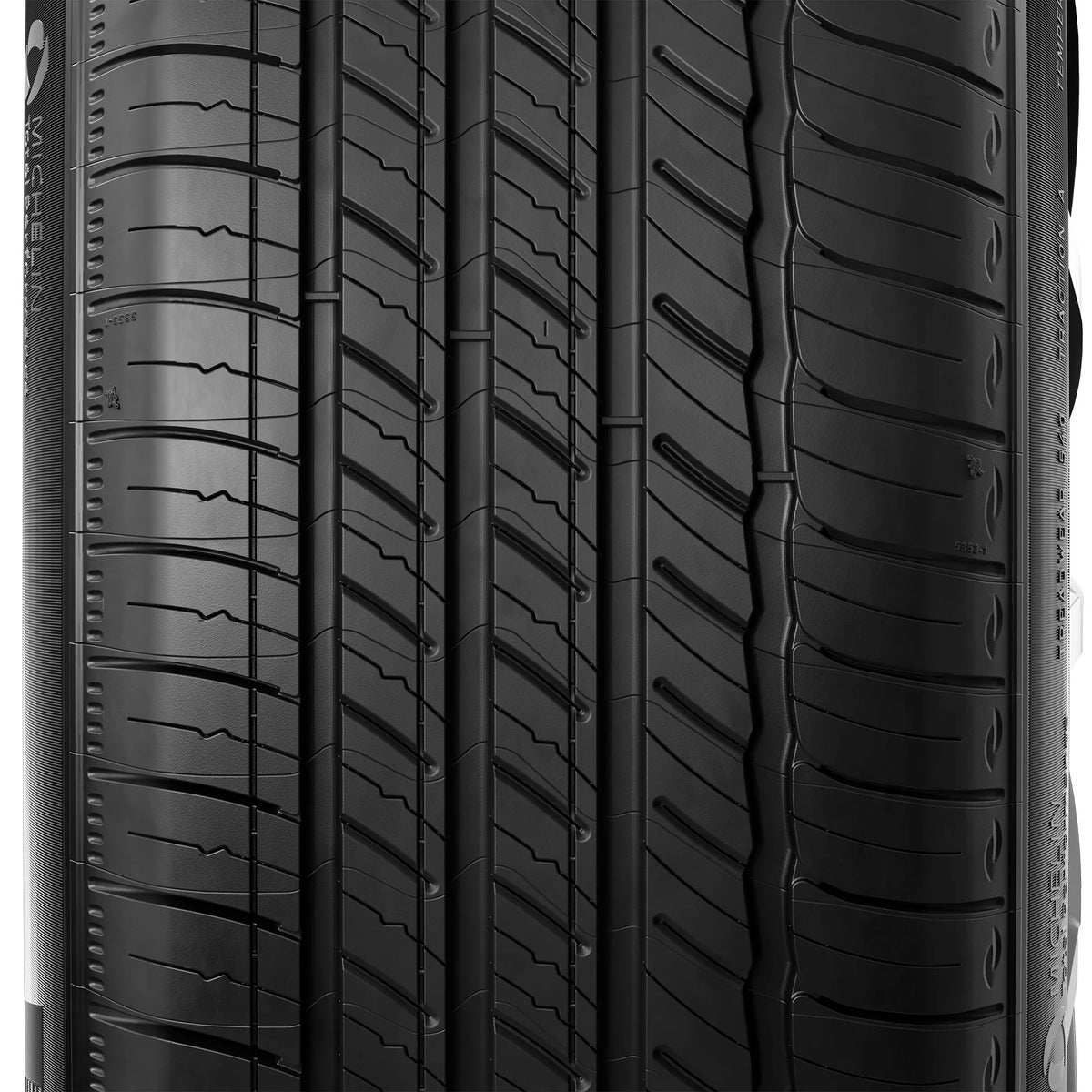All-Season 225/55R18 98V Tire D3791